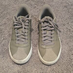Adidas Men’s Olive Gray Casual Sneakers Size 10